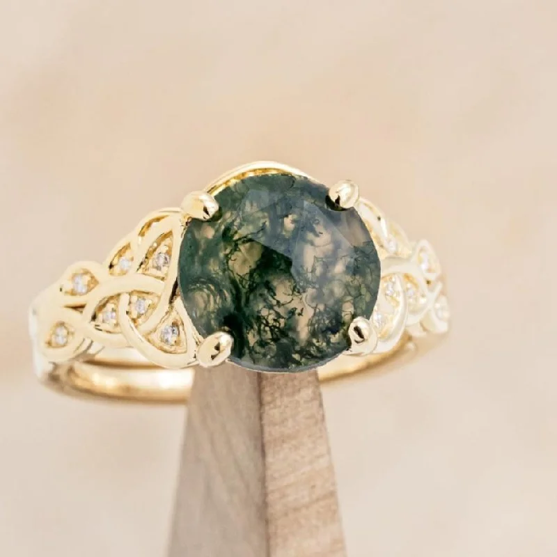 "AIFE" - CELTIC KNOT ENGAGEMENT RING WITH A ROUND ROSECUT MOSS AGATE & DIAMOND TRACER