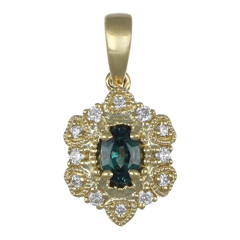 Alexandrite Pendant (Alexandrite 0.25 cts. Round White Diamond 0.1 cts.)