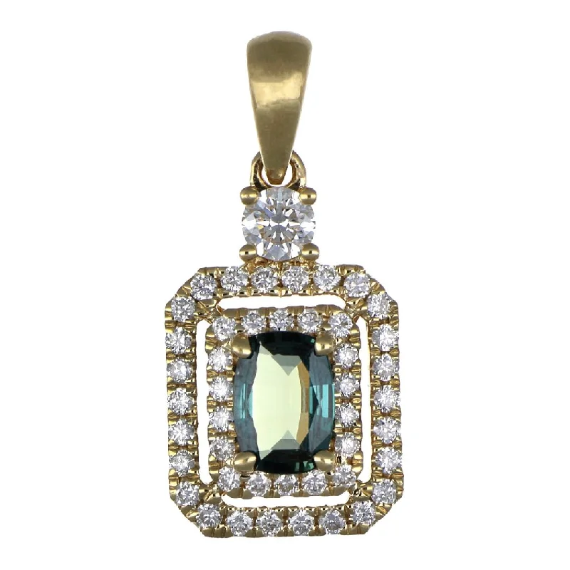 Alexandrite Pendant (Alexandrite 0.28 cts. White Diamond 0.26 cts.)