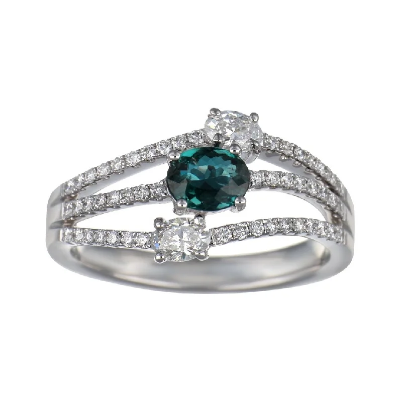 Alexandrite Ring (Alexandrite 0.43 cts. White Diamond 0.6 cts. White Diamond Included cts.)