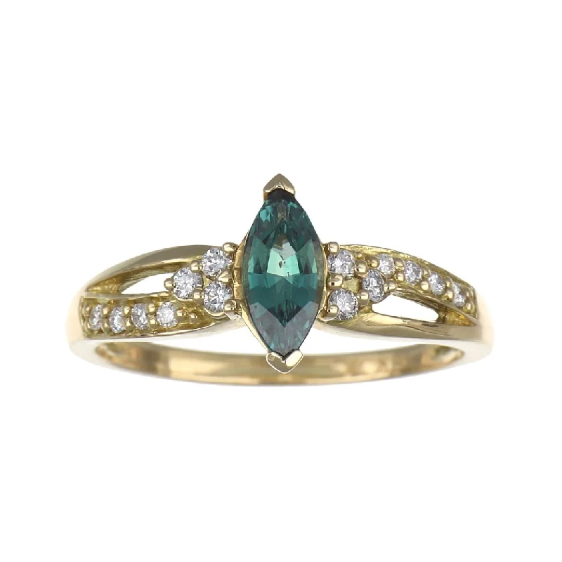 Alexandrite Ring (Alexandrite 0.55 cts. White Diamond 0.15 cts.)