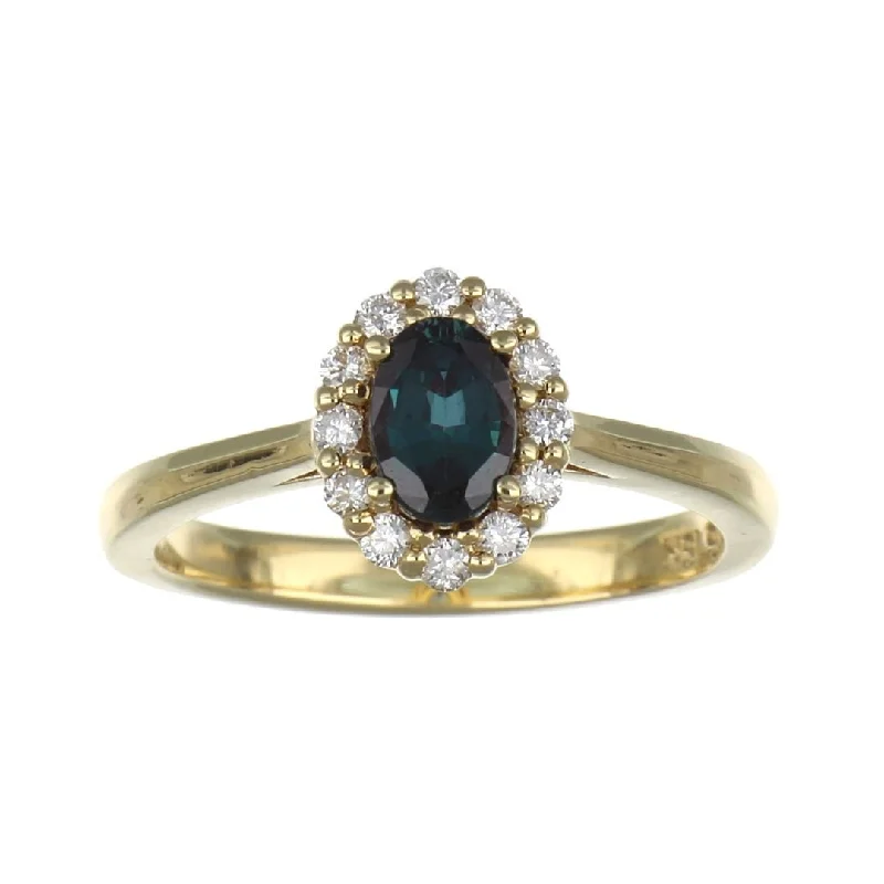 Alexandrite Ring (Alexandrite 0.61 cts. White Diamond 0.2 cts.)