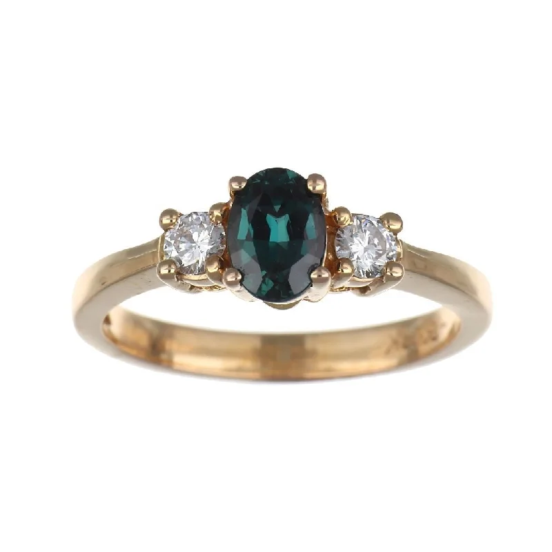 Alexandrite Ring (Alexandrite 0.74 cts. White Diamond 0.22 cts.)