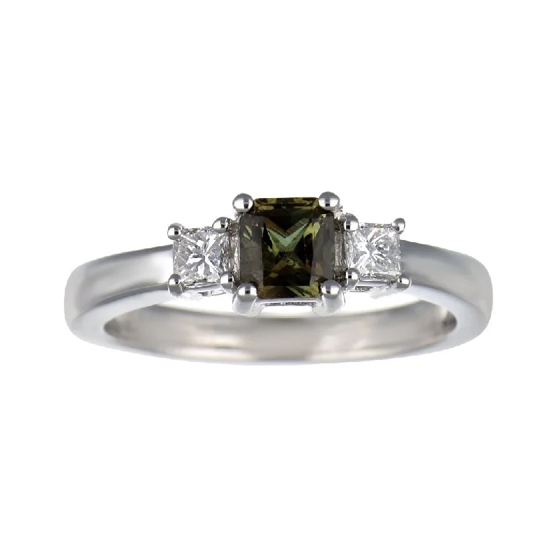 Alexandrite Ring (Alexandrite 0.79 cts. White Diamond 0.28 cts.)