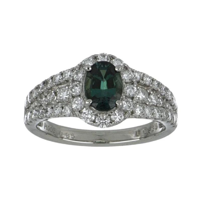 Alexandrite Ring (Alexandrite 0.85 cts. White Diamond 0.84 cts. )