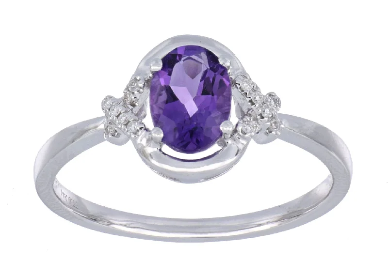 Amethyst Ladies Ring (Amethyst 0.74 cts. White Diamond 0.04 cts.)