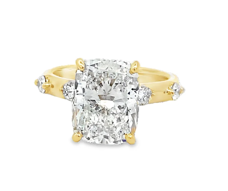 LAB GROWN CUSHION & ROUND DIAMONDS 5.35ctw PRONG SET RING