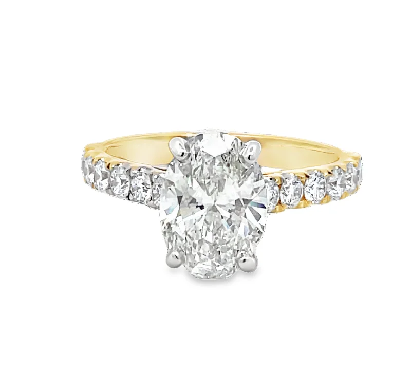 LAB GROWN OVAL & ROUND DIAMONDS 3.61ctw PRONG SET RING