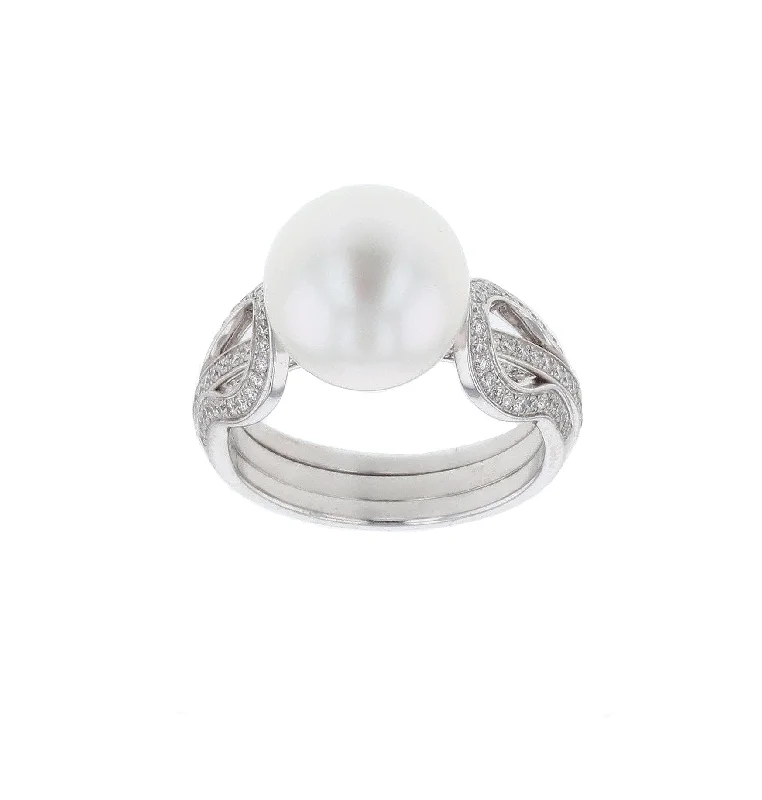 White Pearl Ring (White Diamond 0.39)