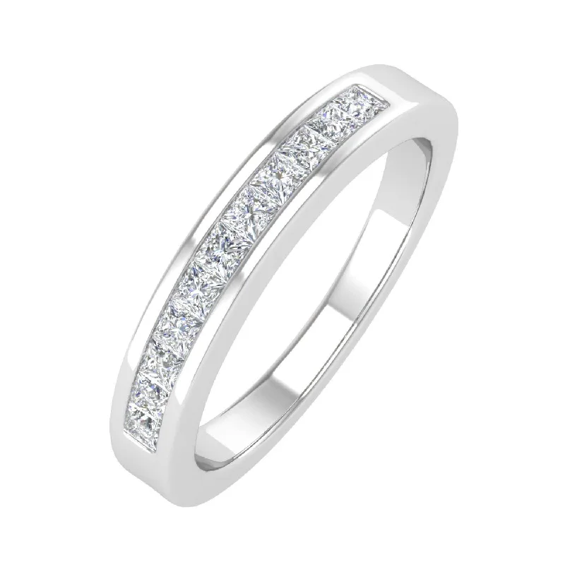 0.27 Carat Channel Set Diamond Wedding Band Ring in Gold - IGI Certified