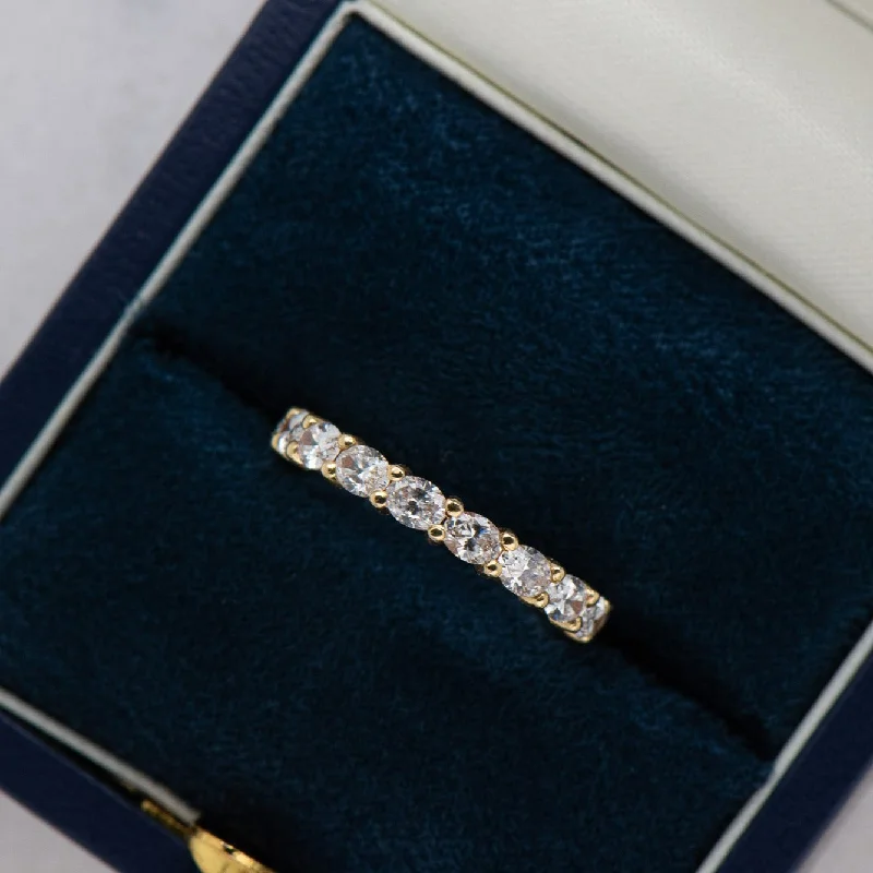 Karina | 11 Stone Oval Diamond Band - East West Setting