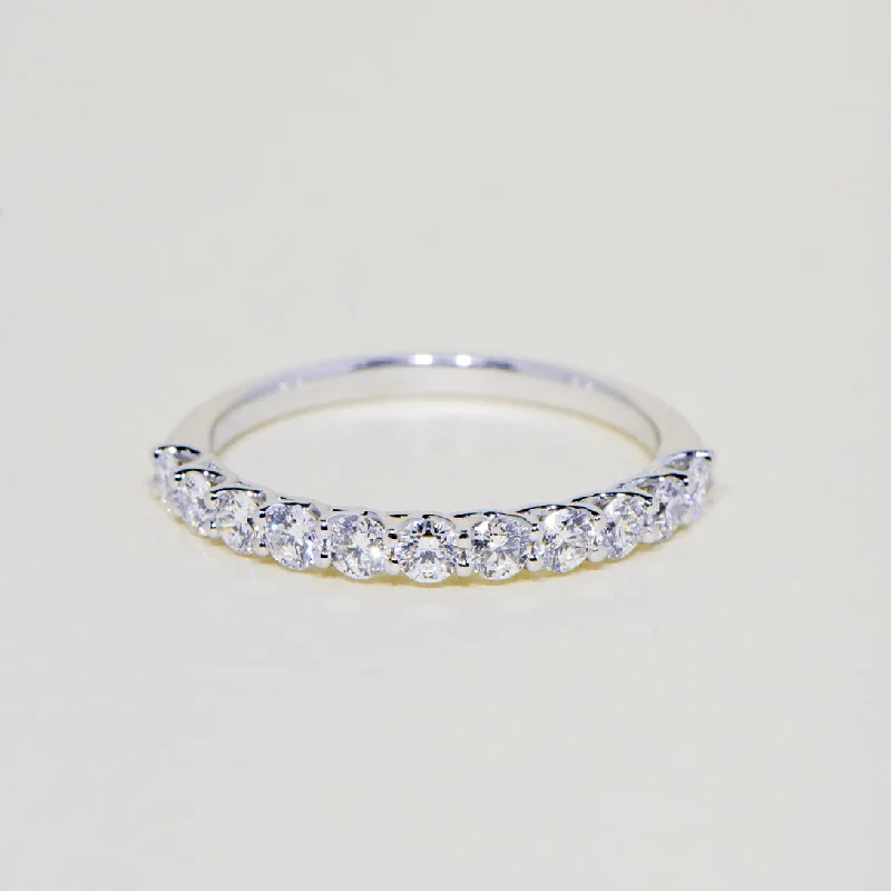 Vera | 11 Stone Round Brilliant Diamond Ring