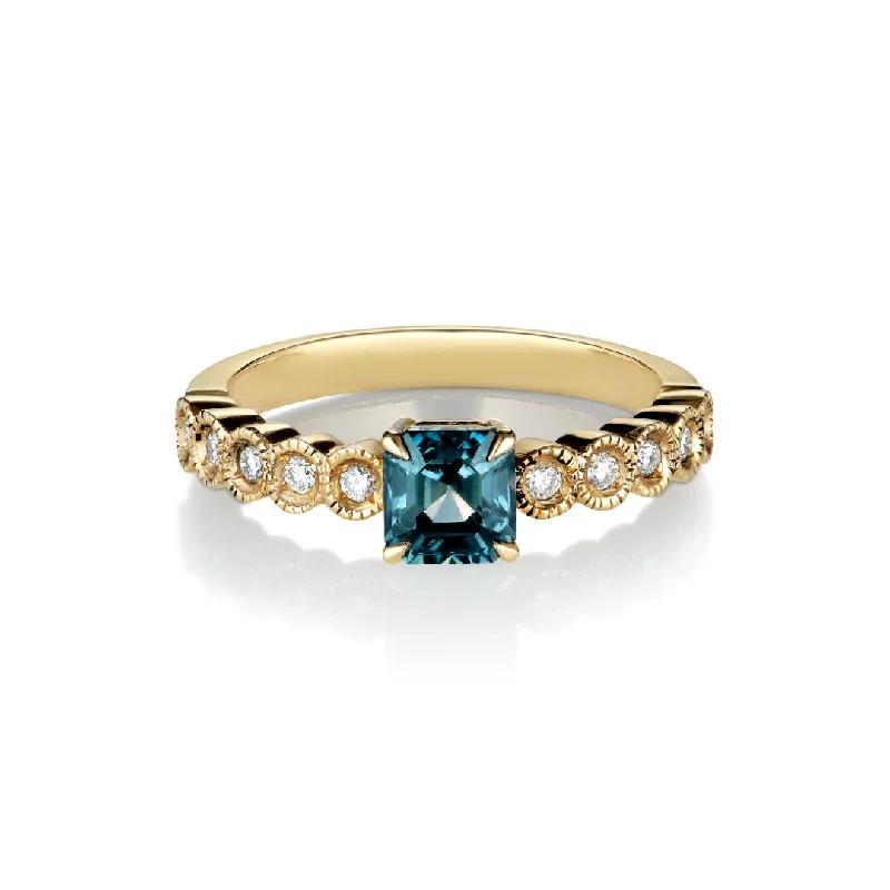 Tanakola 18K Gold Ring w. Sapphire & Diamonds